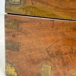 Senovinis W. J. Lovelace raudonmedžio lagaminas – skrynia 42x78x34 cm