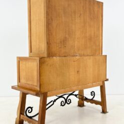 Ąžuolinis bufetas su kalvio darbo metalinėmis apdailomis 50×127,5×155 cm