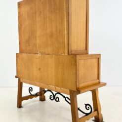 Ąžuolinis bufetas su kalvio darbo metalinėmis apdailomis 50×127,5×155 cm