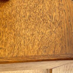 Ąžuolinis bufetas su kalvio darbo metalinėmis apdailomis 50×127,5×155 cm