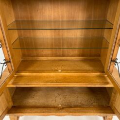 Ąžuolinis bufetas su kalvio darbo metalinėmis apdailomis 50×127,5×155 cm