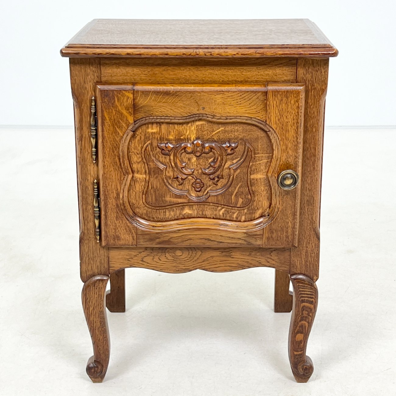 DP0173-spinteles-0 Ąžuolinė vienų durų spintelė 33×42,5×59 cm