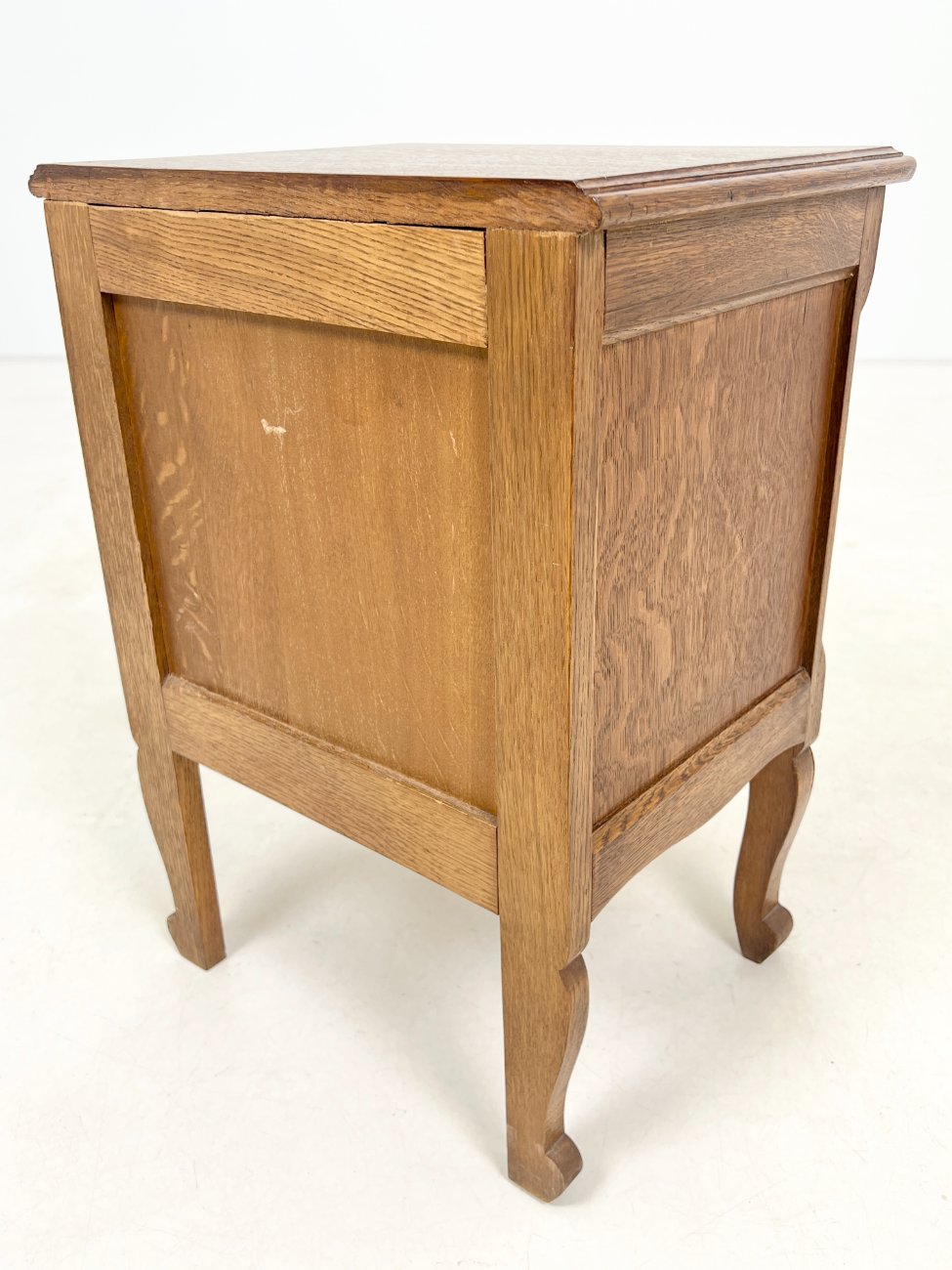 DP0173-spinteles-10 Ąžuolinė vienų durų spintelė 33×42,5×59 cm