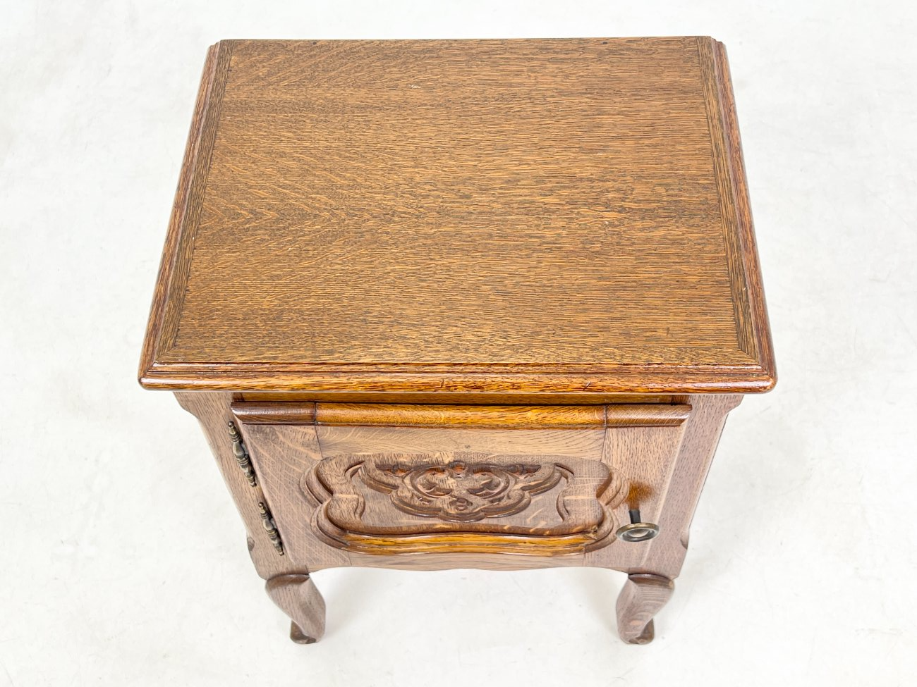 DP0173-spinteles-5 Ąžuolinė vienų durų spintelė 33×42,5×59 cm