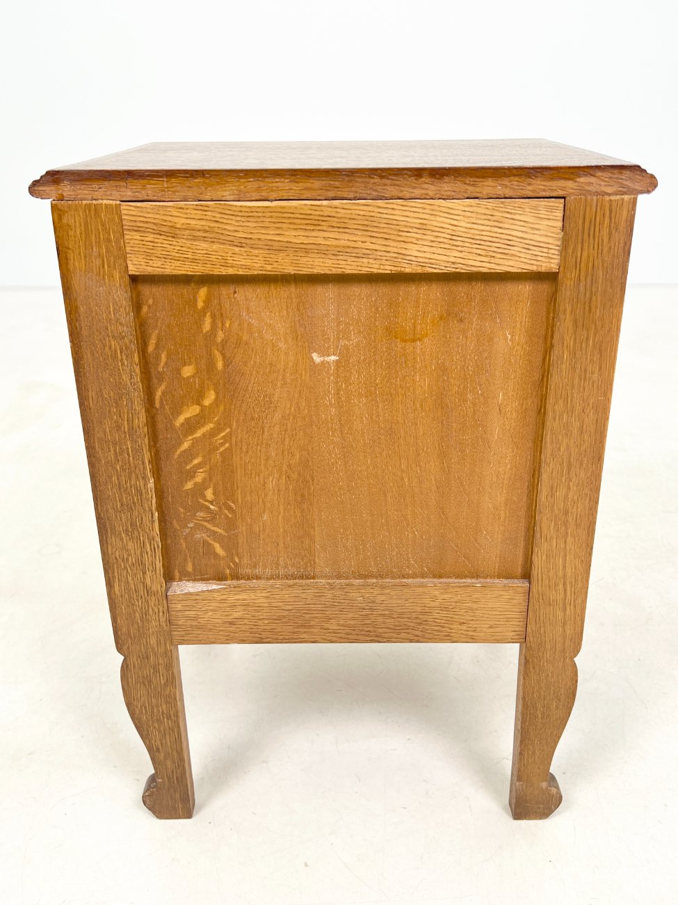 DP0173-spinteles-8 Ąžuolinė vienų durų spintelė 33×42,5×59 cm