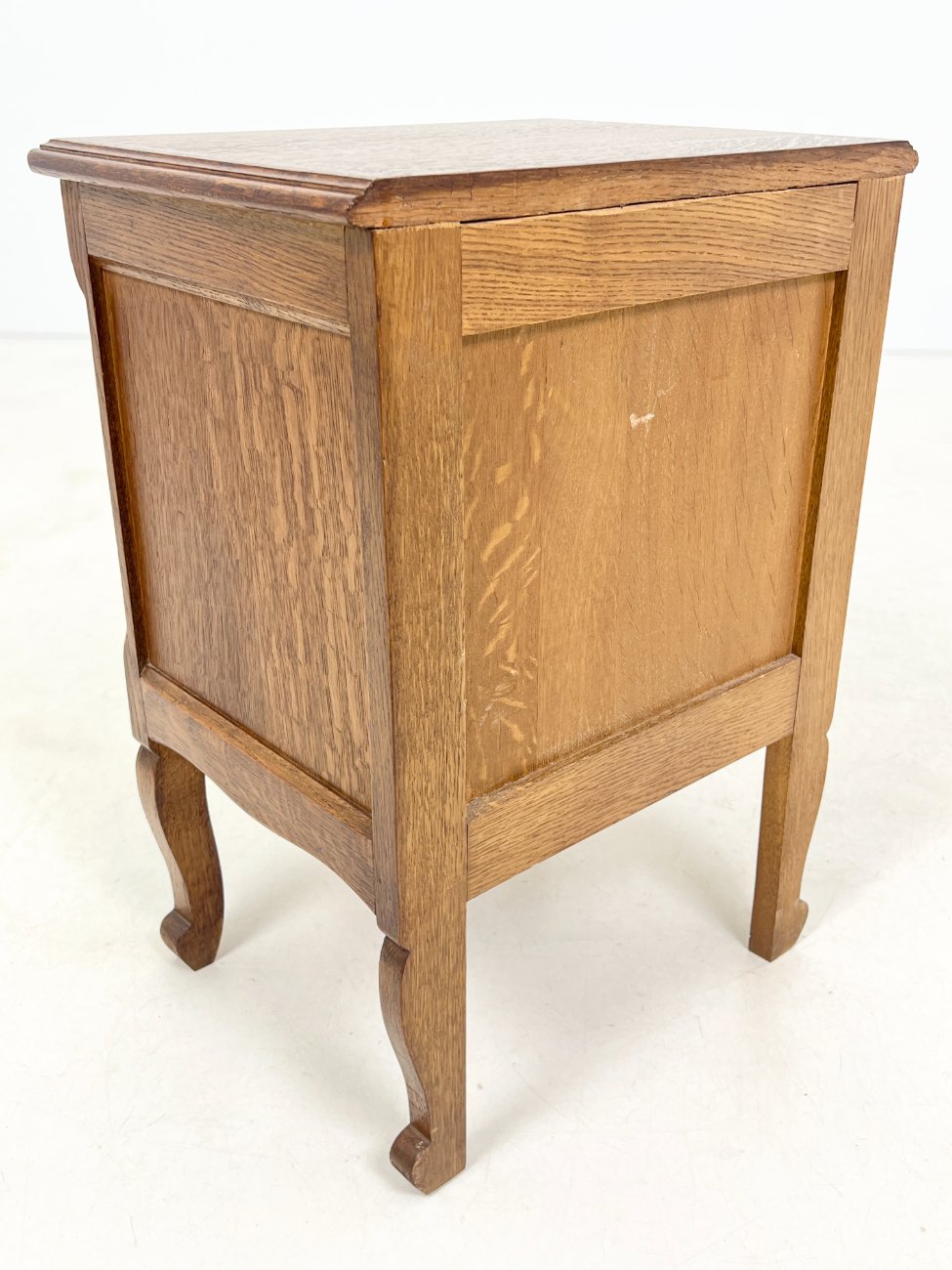 DP0173-spinteles-9 Ąžuolinė vienų durų spintelė 33×42,5×59 cm