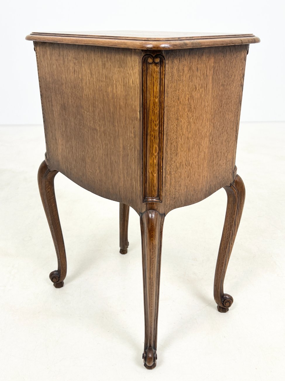 DP0174-spinteles-10 Aukšta vienų durų ąžuolinė spintelė 34x48x75 cm