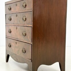 Raudonmedžio keturių stalčių komoda 46x84x90 cm