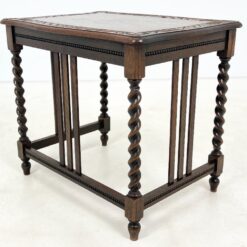 Senovinis ąžuolinis staliukas 55x77x67,5 cm