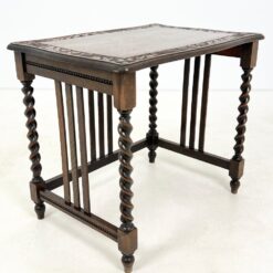 Senovinis ąžuolinis staliukas 55x77x67,5 cm