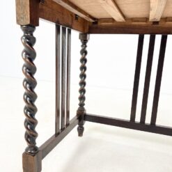 Senovinis ąžuolinis staliukas 55x77x67,5 cm