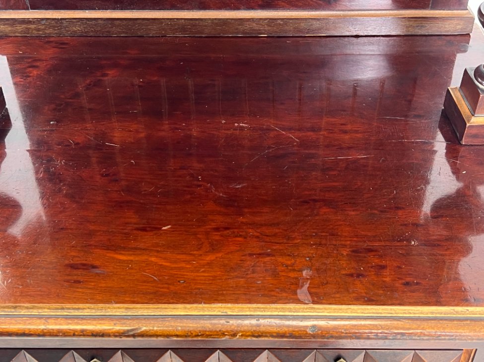 DP0188-komodos-16 Drožinėta raudonmedžio komoda su lentynėlėmis ir veidrodžiu 57x75x202 cm