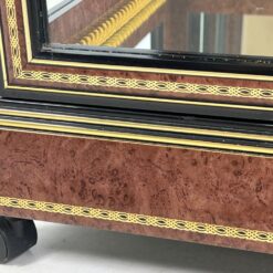 Itališka vitrina su apšvietimu ir ratukais 40,5×40,5×162,5 cm