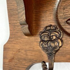 Ąžuolinė sieninė kabykla su keturiais žalvario kabliukais 20,5×80,5×27 cm