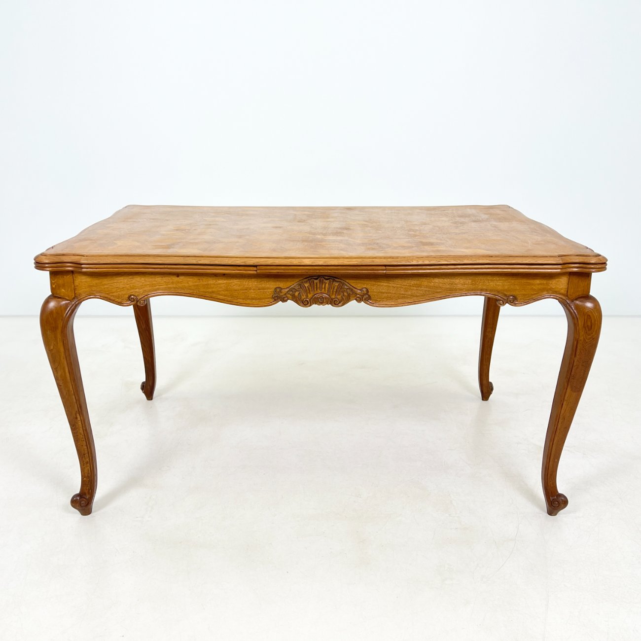 DP0200-stalai-0 Ąžuolinis išskleidžiamas valgomojo stalas 97,5×148+(2×57)x79 cm