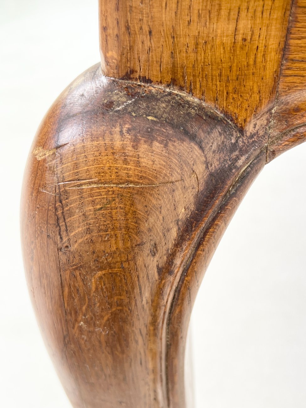 DP0200-stalai-15 Ąžuolinis išskleidžiamas valgomojo stalas 97,5×148+(2×57)x79 cm