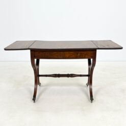 Viktorijos epochos raudonmedžio staliukas atlenkiamais šonais 56,5x83+(2x28,5)x69 cm