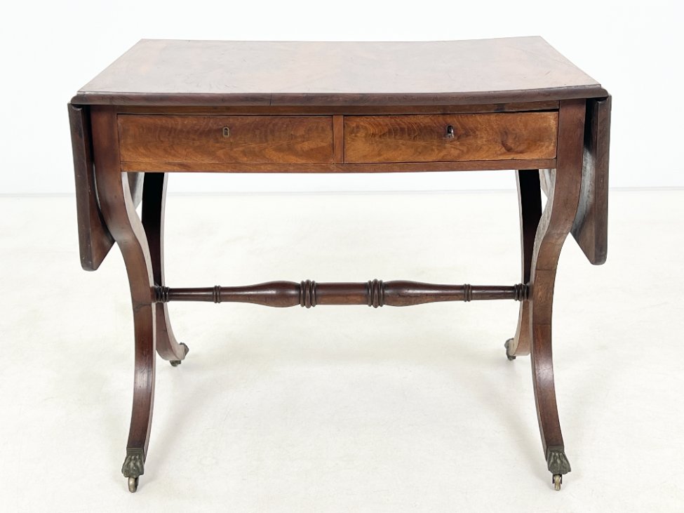 DP0202-stalai-10 Viktorijos epochos raudonmedžio staliukas atlenkiamais šonais 56,5×83+(2×28,5)x69 cm