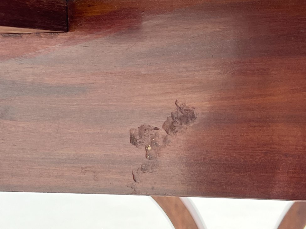 DP0202-stalai-17 Viktorijos epochos raudonmedžio staliukas atlenkiamais šonais 56,5×83+(2×28,5)x69 cm