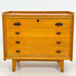 Vintažinė keturių stalčių komoda 45x80x75 cm