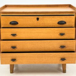 Vintažinė keturių stalčių komoda 45x80x75 cm