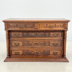 Senovinė drožinėta penkių stalčių ąžuolinė komoda 54x115x75 cm