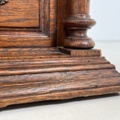 Senovinė drožinėta penkių stalčių ąžuolinė komoda 54x115x75 cm