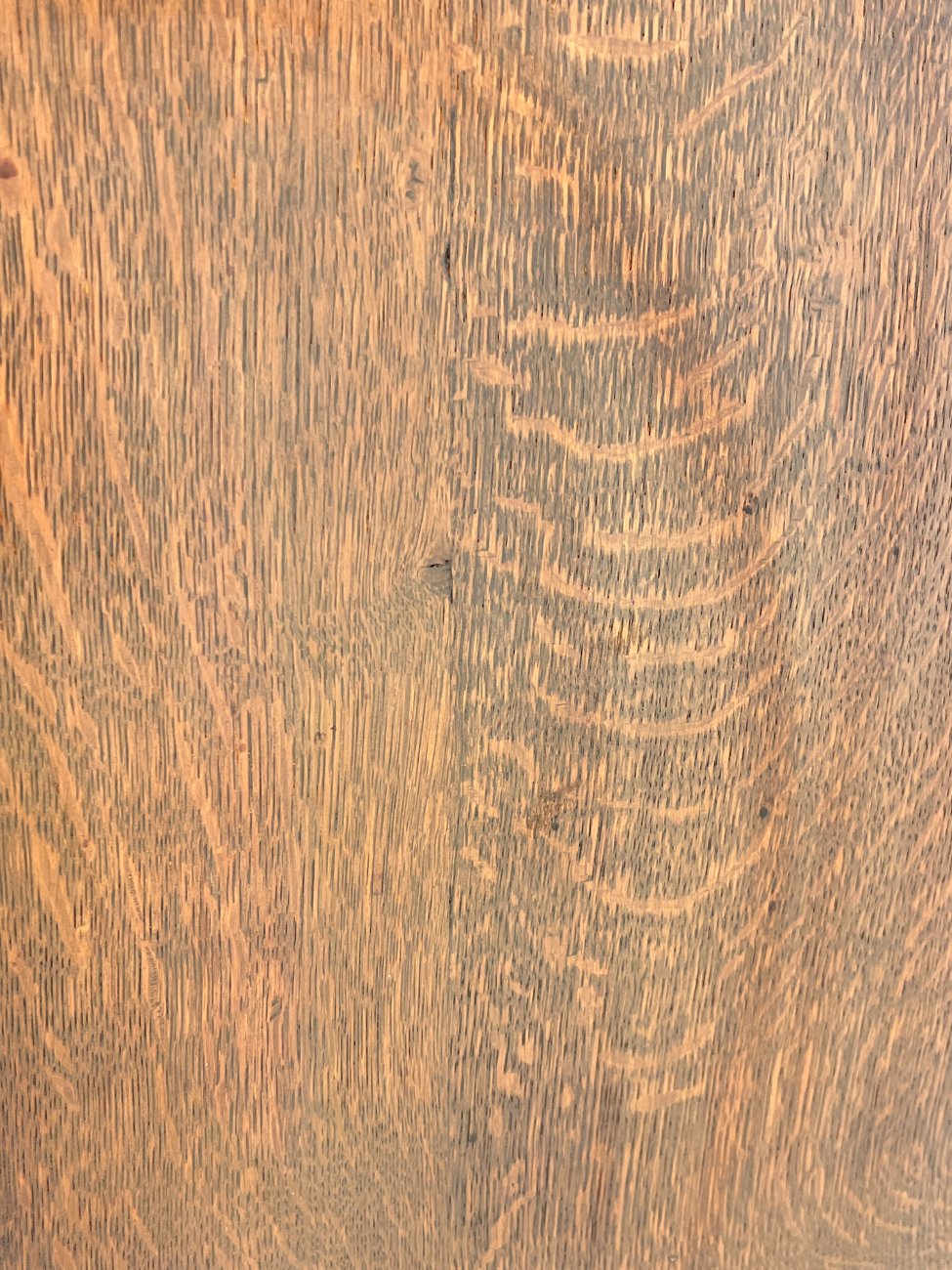 DP0204-komodos-18 Senovinė drožinėta penkių stalčių ąžuolinė komoda 54x115x75 cm