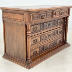 Senovinė drožinėta penkių stalčių ąžuolinė komoda 54x115x75 cm