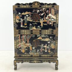 Rytietiška trijų dalių, keturių durų komoda transformeris su akmens dekoracijomis 48x95x149 cm