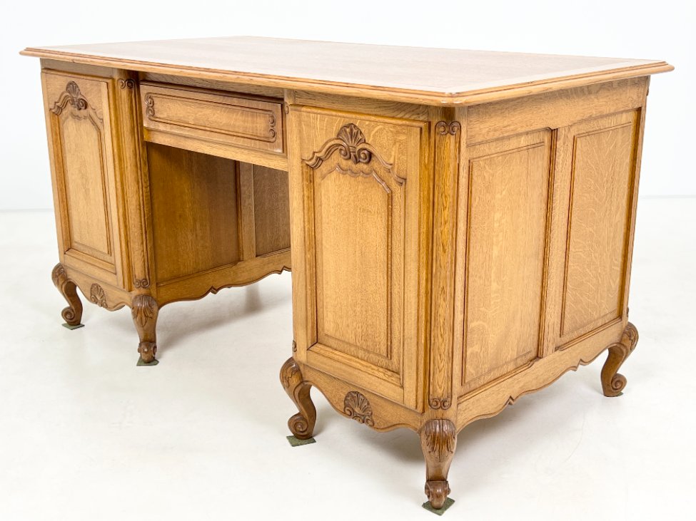 DP0212-stalai-10 Ąžuolinis rašomasis stalas su stalčiumi ir rakinamomis spintelėmis 81x150x80 cm