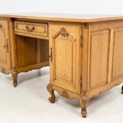 Ąžuolinis rašomasis stalas su stalčiumi ir rakinamomis spintelėmis 81x150x80 cm