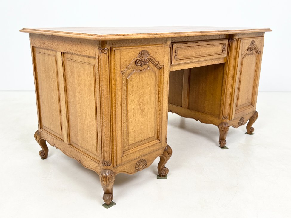 DP0212-stalai-9 Ąžuolinis rašomasis stalas su stalčiumi ir rakinamomis spintelėmis 81x150x80 cm