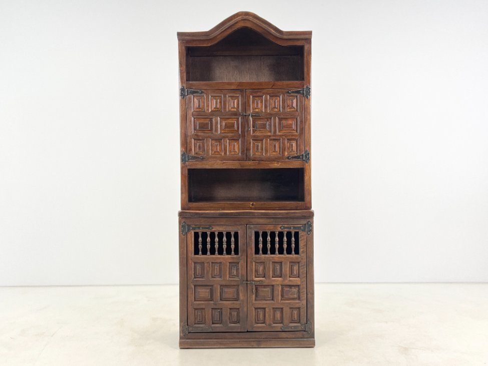 DP0213-bufetai-2 Ispaniško stiliaus medinis bufetas 35×80,5×199 cm