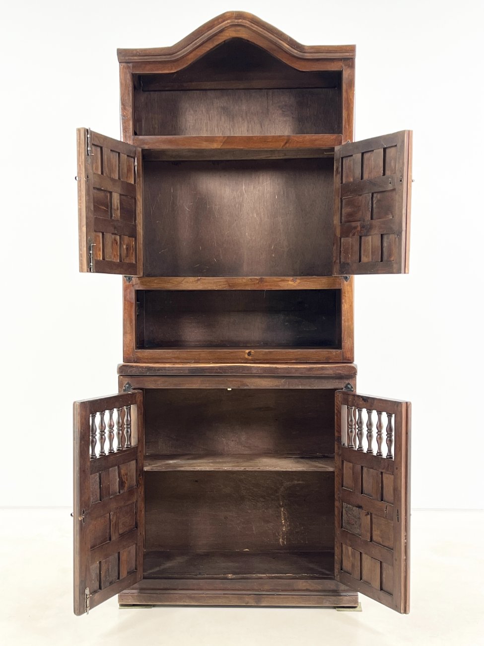 DP0213-bufetai-5 Ispaniško stiliaus medinis bufetas 35×80,5×199 cm