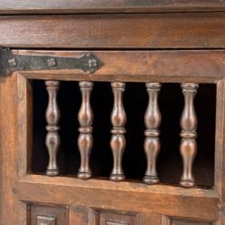 Ispaniško stiliaus medinis bufetas 35×80,5×199 cm