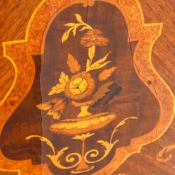 Rokoko stiliaus inkrustuota komoda – baras su apšvietimu 44x75x121,5 cm