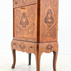 Rokoko stiliaus inkrustuota komoda – baras su apšvietimu 44x75x121,5 cm