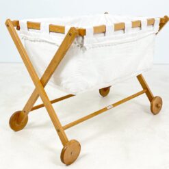 Medinis naujagimio lopšys ant ratukų 107,5x62x76 cm