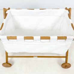 Medinis naujagimio lopšys ant ratukų 107,5x62x76 cm
