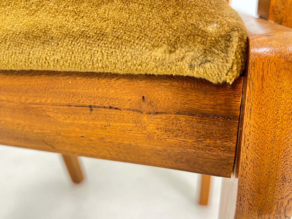 DP0219-valgomojo-kreslai-14 Riešutmedžio krėslas su veliūrine sėdimąja dalimi 52x55x84 cm, 50 cm