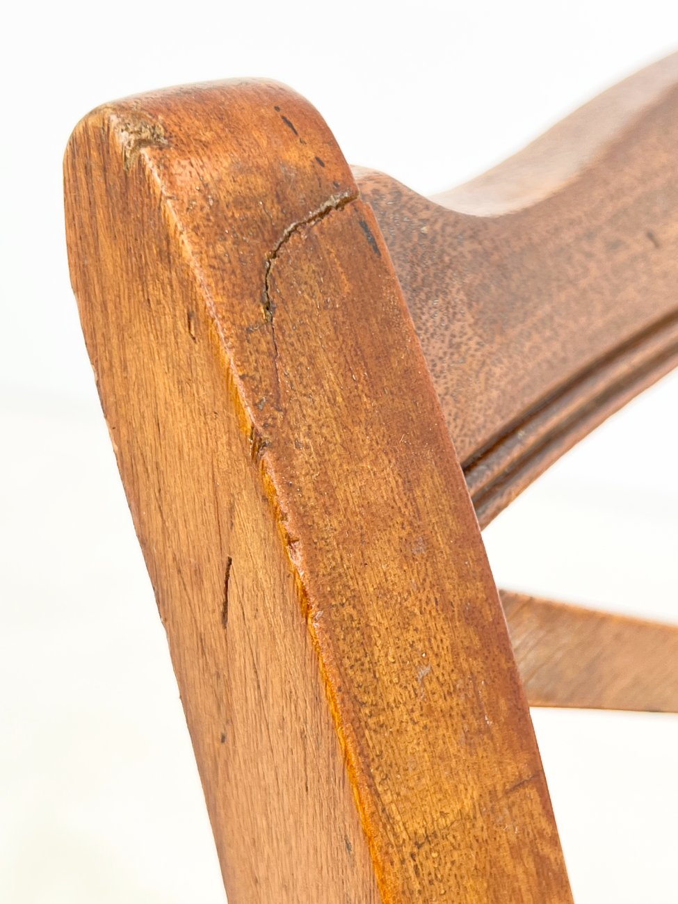 DP0219-valgomojo-kreslai-16 Riešutmedžio krėslas su veliūrine sėdimąja dalimi 52x55x84 cm, 50 cm