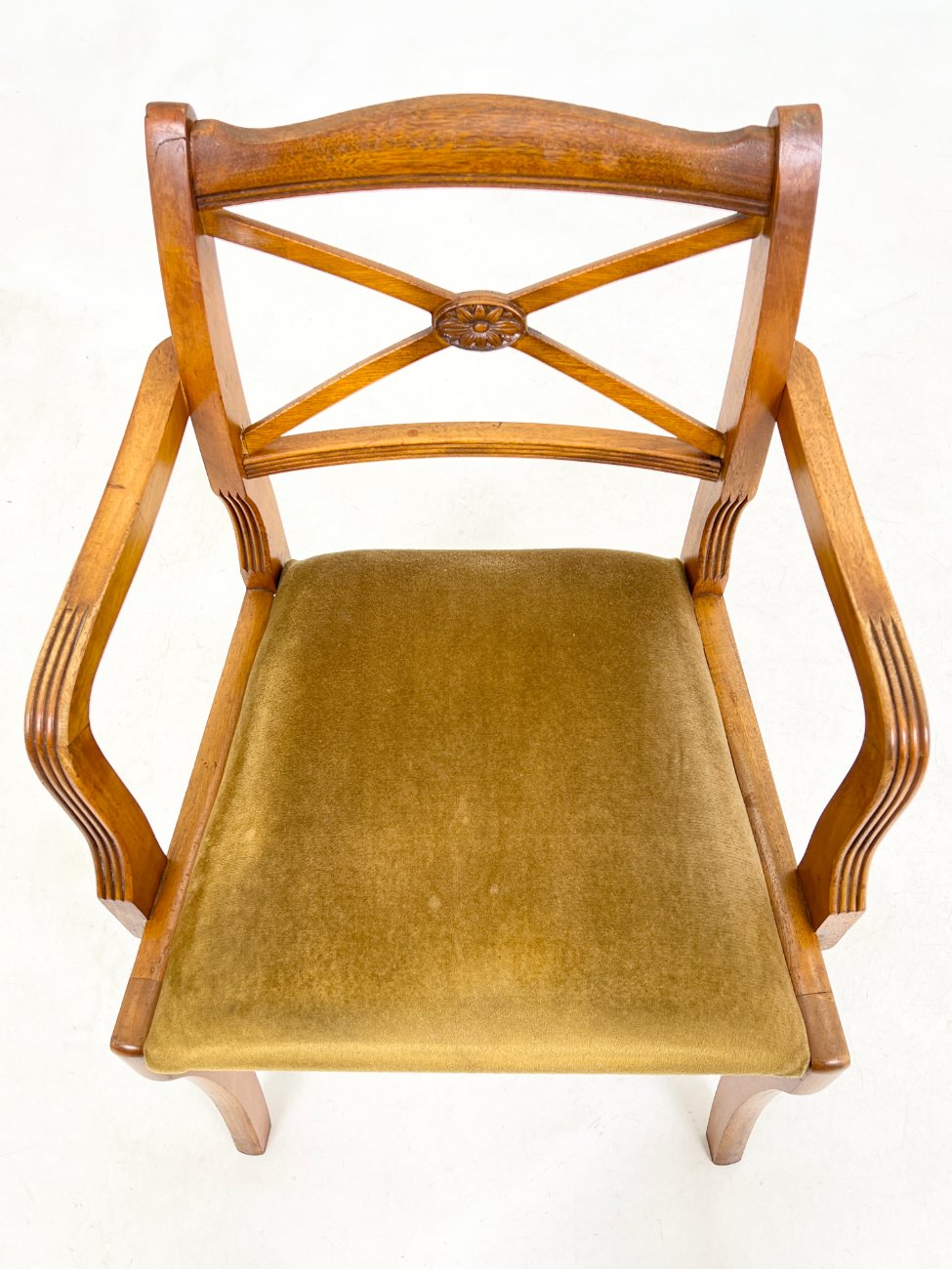 DP0219-valgomojo-kreslai-5 Riešutmedžio krėslas su veliūrine sėdimąja dalimi 52x55x84 cm, 50 cm