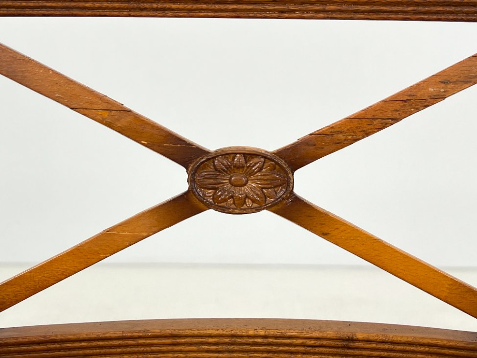 DP0220-valgomojo-kreslai-6 Riešutmedžio krėslas su veliūrine sėdimąja dalimi 52x55x84 cm, 50 cm