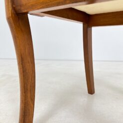 Riešutmedžio krėslas su veliūrine sėdimąja dalimi 52x55x84 cm, 50 cm