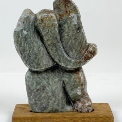 Dramblio statulėlė iš muilo akmens ant medinio postamento 5x11x14 cm