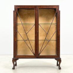 Angliška Chippendale stiliaus raudonmedžio vitrinėlė 32x94x127 cm