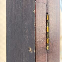 Angliška Chippendale stiliaus raudonmedžio vitrinėlė 32x94x127 cm