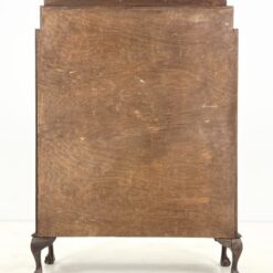 Angliška Chippendale stiliaus raudonmedžio vitrinėlė 32x94x127 cm