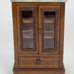 Žaislinė lėlių spinta iš medžio su akmeniniu viršumi 8,5×16,5×25 cm